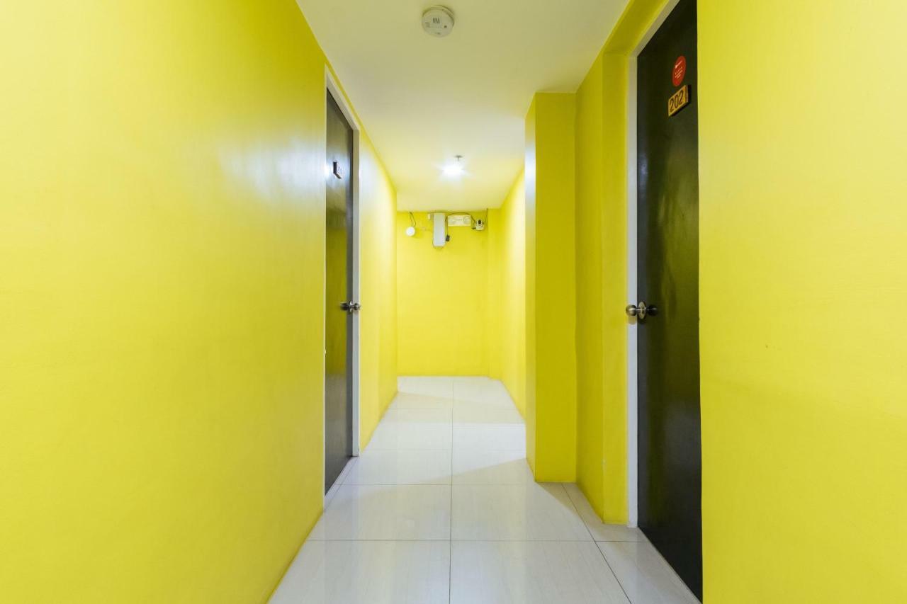 University Belt Manila Exteriér fotografie